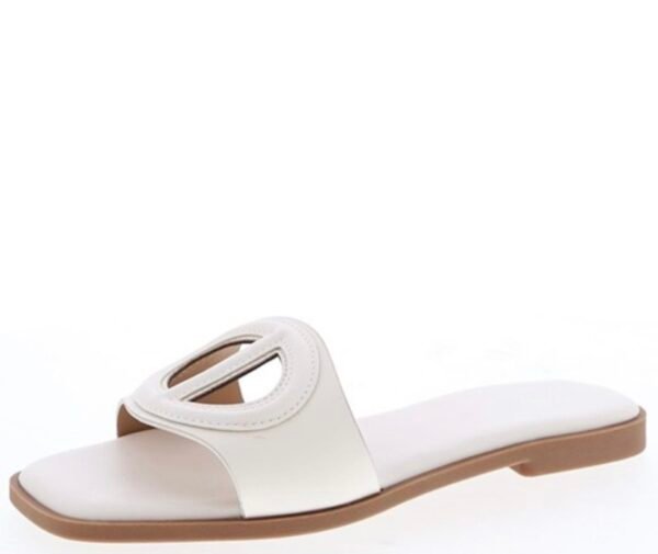 Arias Flat Sandals