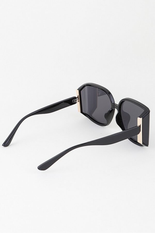 Screenshot_20250905_013915_Chrome Minimal Bright Butterfly Sunglasses